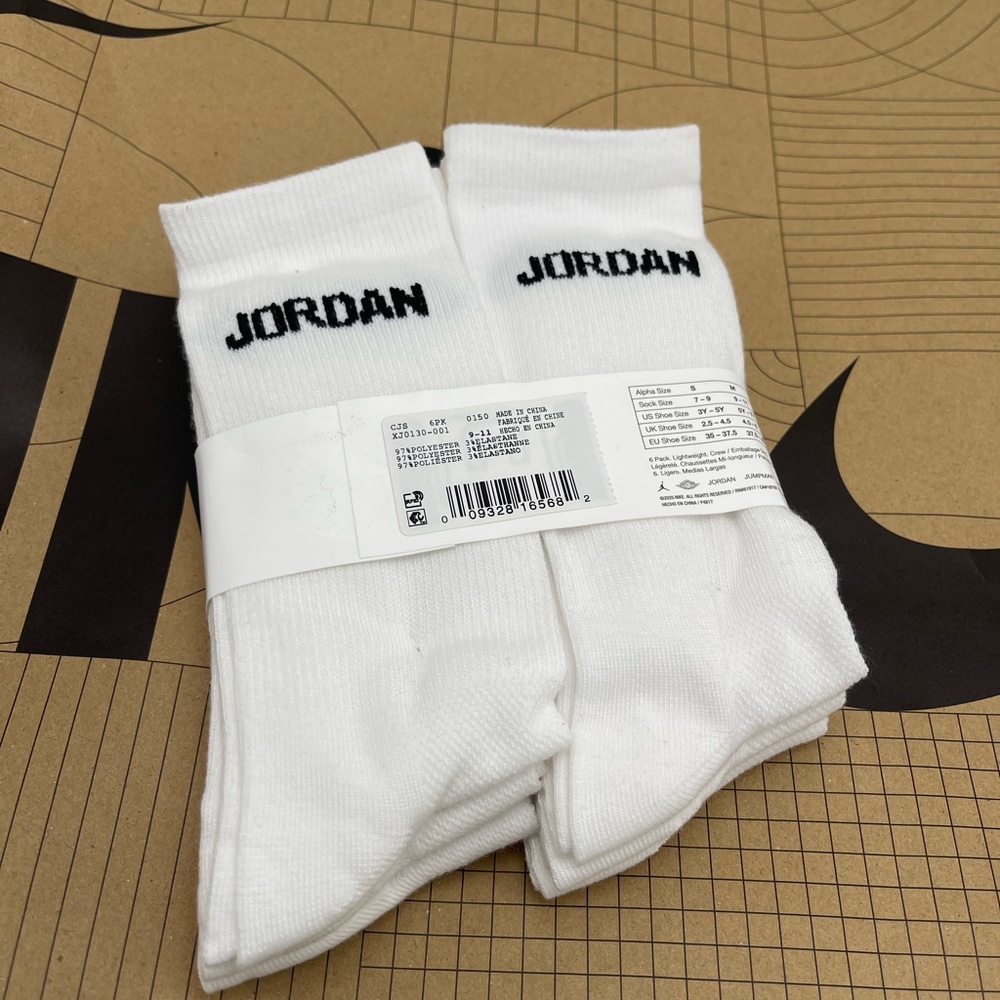 JORDAN JUMPMAN CREW Socks 
6PK

Style XJ0130-001 - Picture 5 of 16